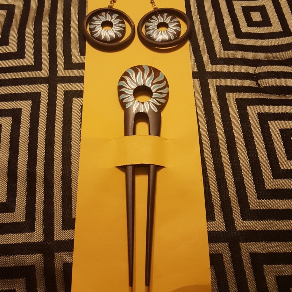 Earrings w/hair accessory